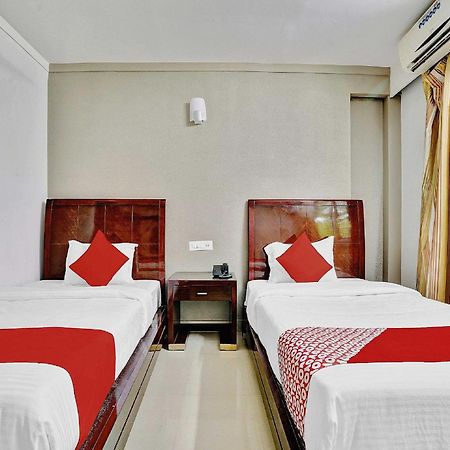 Hotel O Aec Residency Mararikulam Esterno foto