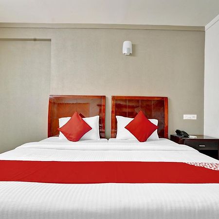 Hotel O Aec Residency Mararikulam Esterno foto