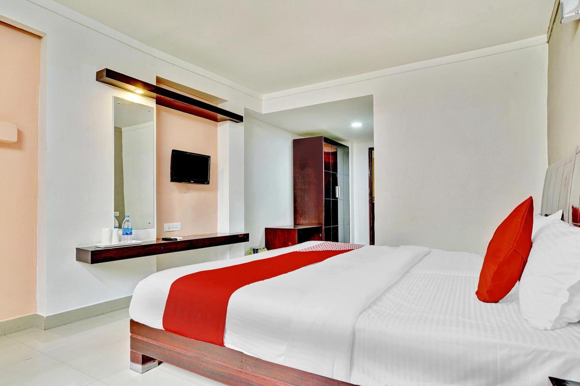 Hotel O Aec Residency Mararikulam Esterno foto