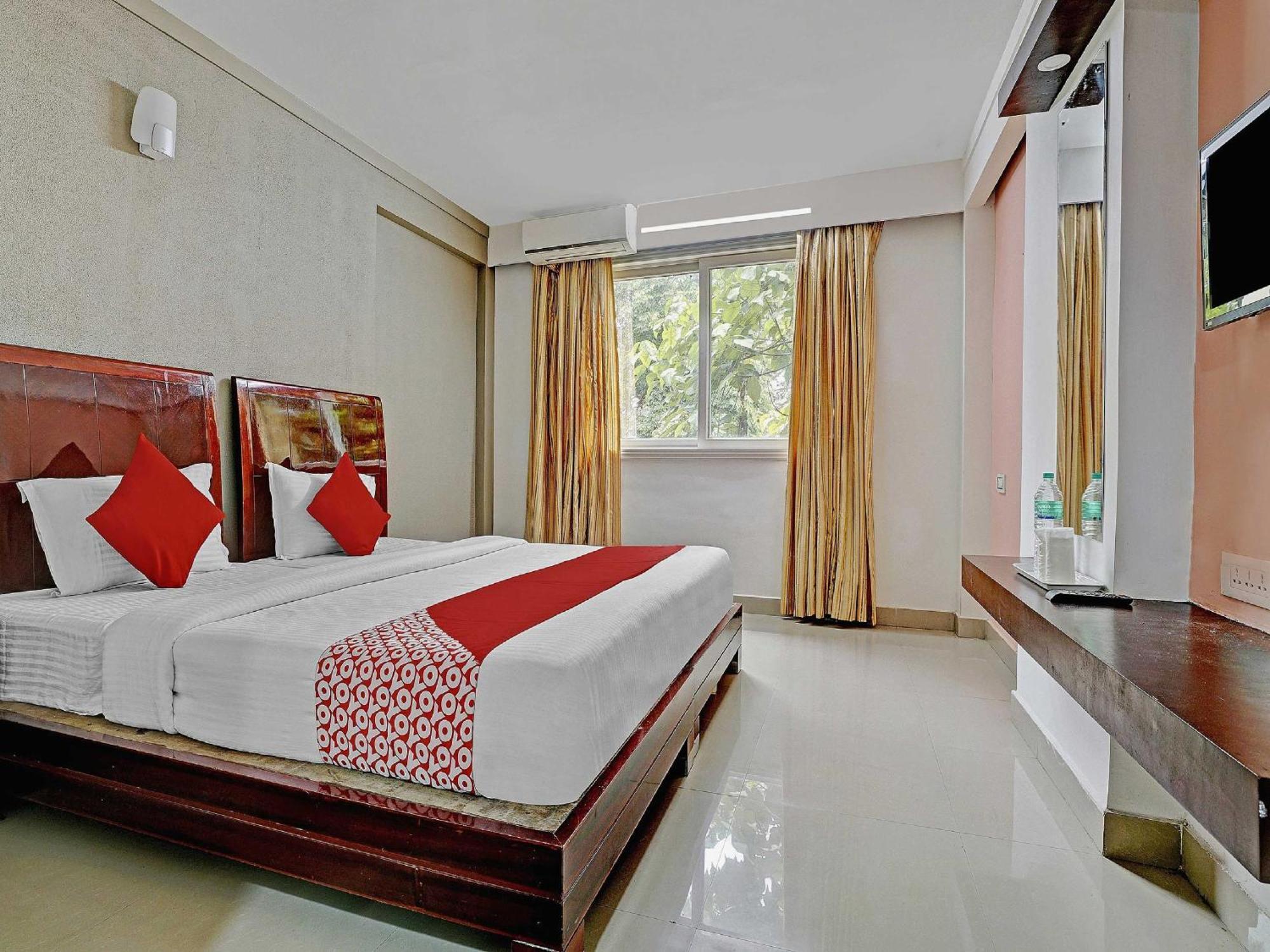 Hotel O Aec Residency Mararikulam Esterno foto