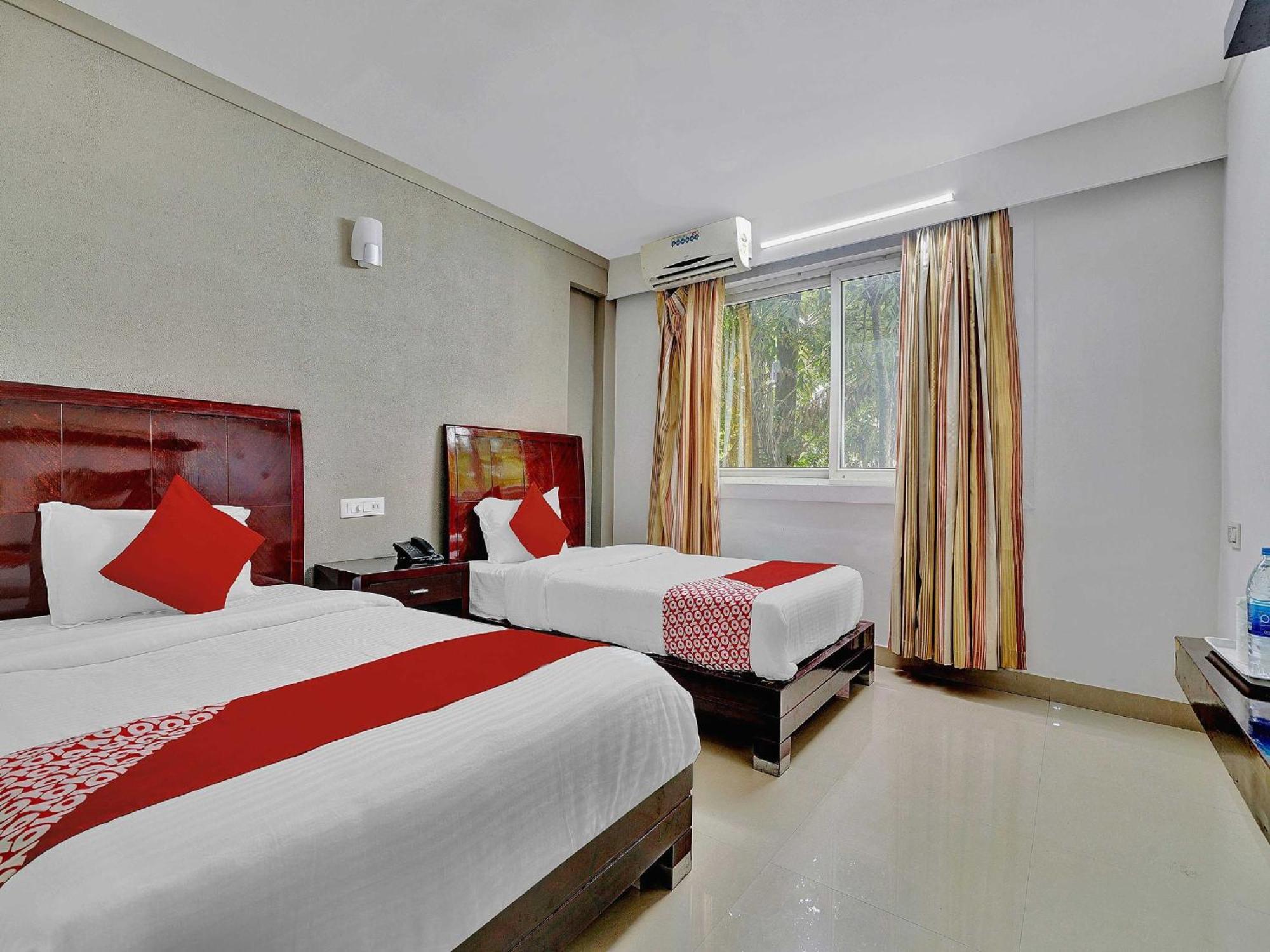 Hotel O Aec Residency Mararikulam Esterno foto