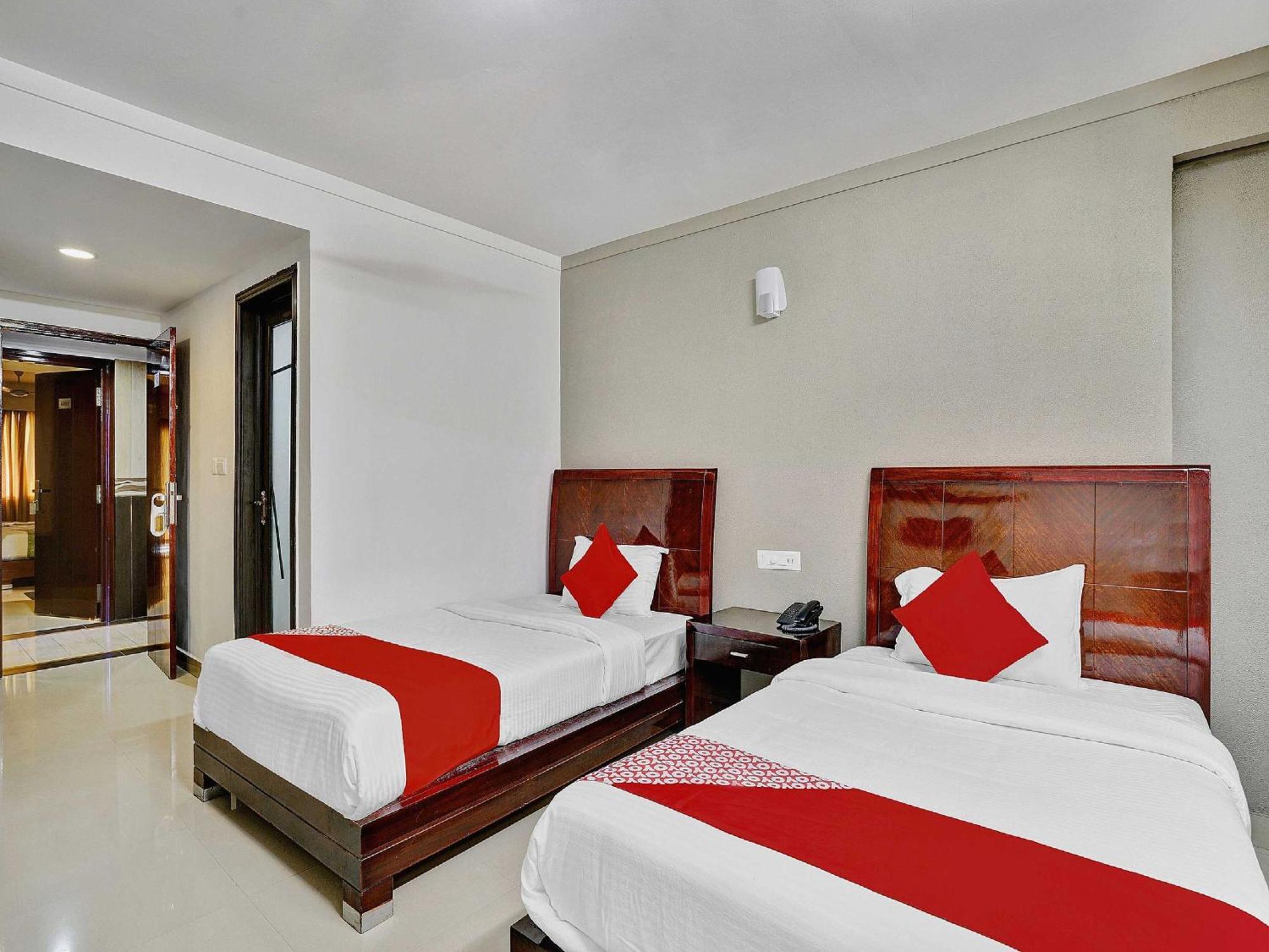 Hotel O Aec Residency Mararikulam Esterno foto