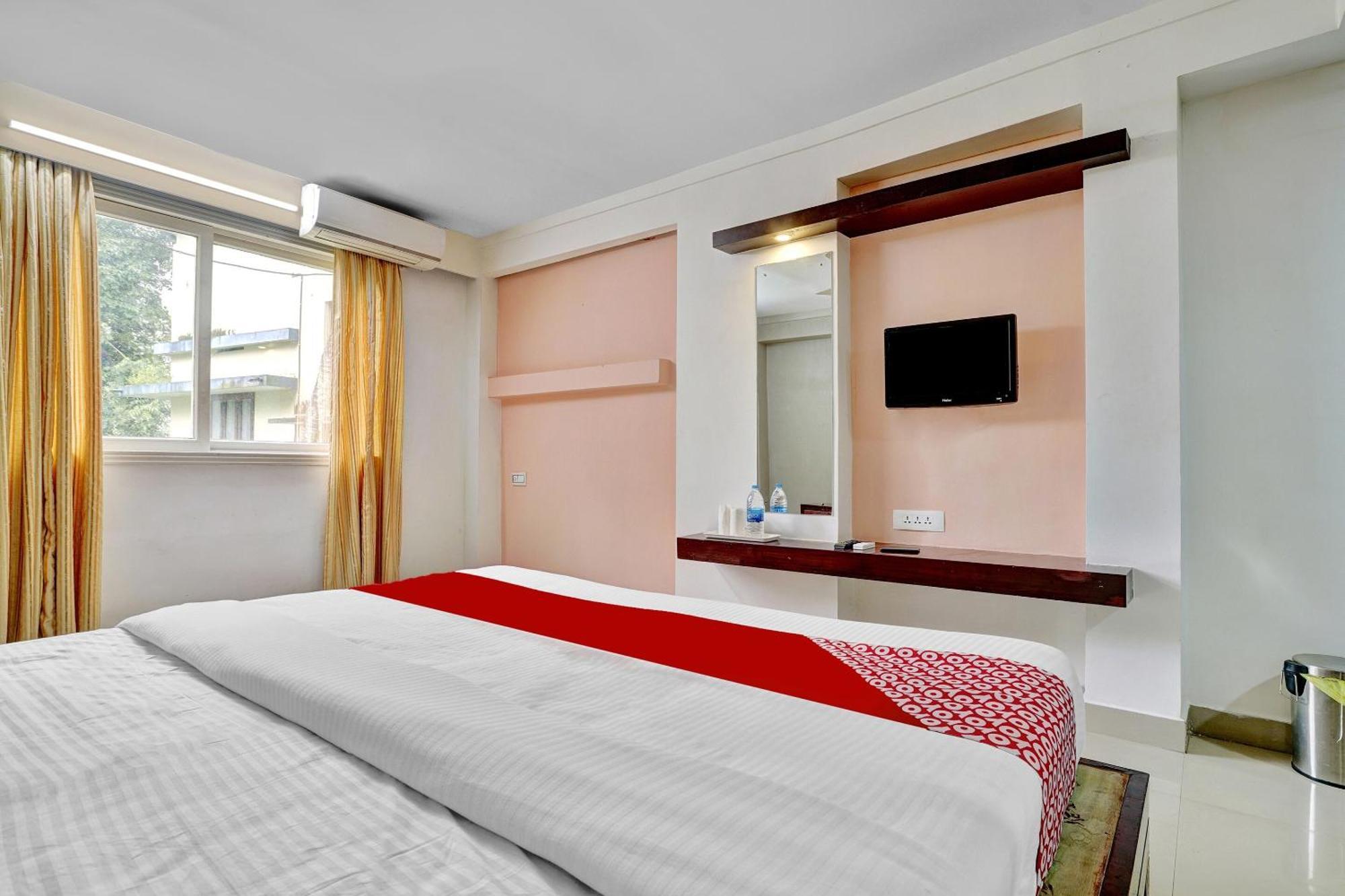 Hotel O Aec Residency Mararikulam Esterno foto