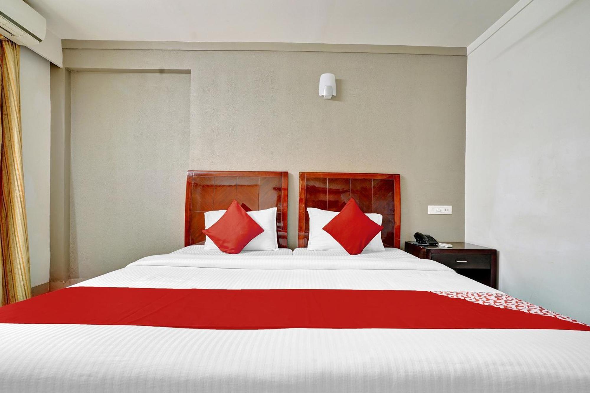 Hotel O Aec Residency Mararikulam Esterno foto