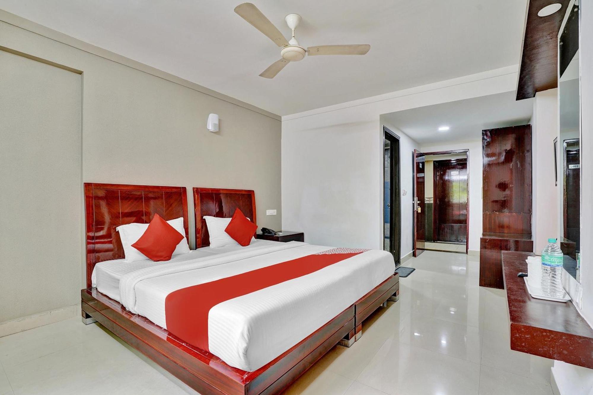 Hotel O Aec Residency Mararikulam Esterno foto